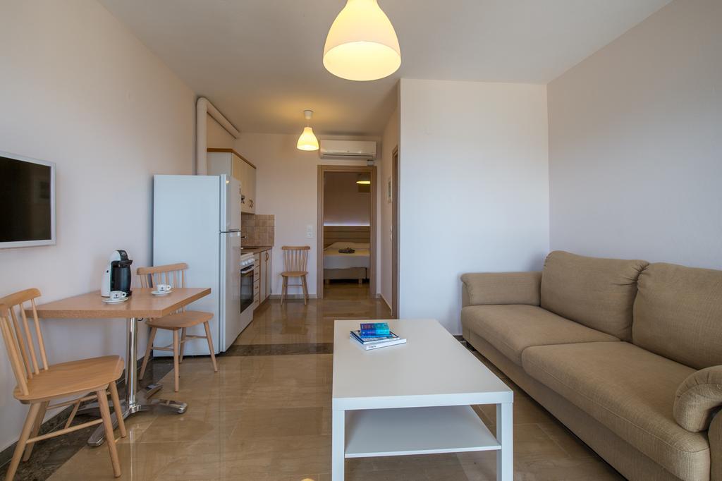 Krouzeri Beach Apartments Nisaki  Oda fotoğraf