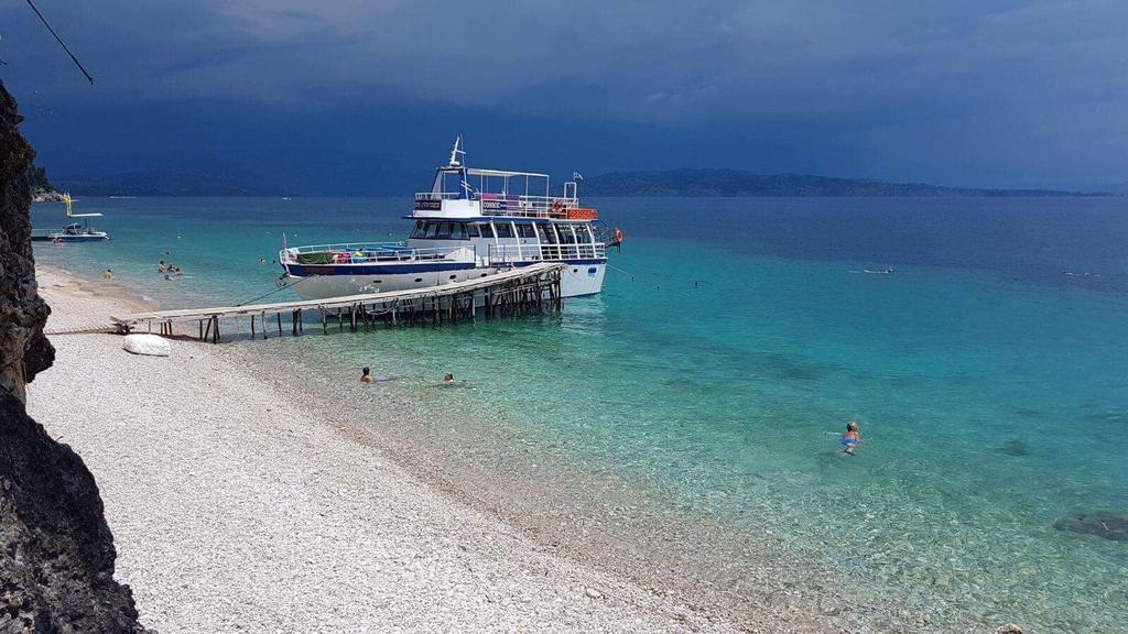 Krouzeri Beach Apartments Nisaki  Dış mekan fotoğraf